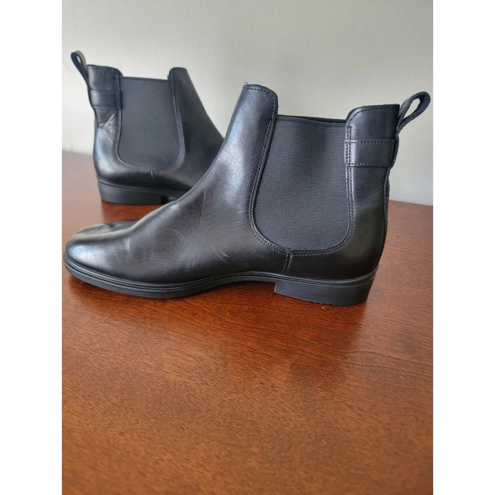 ECCO Dress Classic 15 Women's Black Leather Chelsea Ankle Boots Round Toe 10 EUC